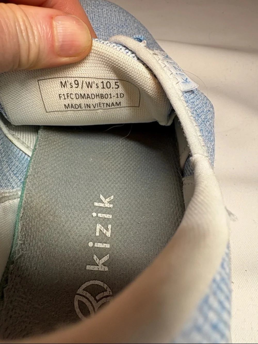 Kizik Light Blue Knit Athletic Slip On Sneakers Size 10.5 D
